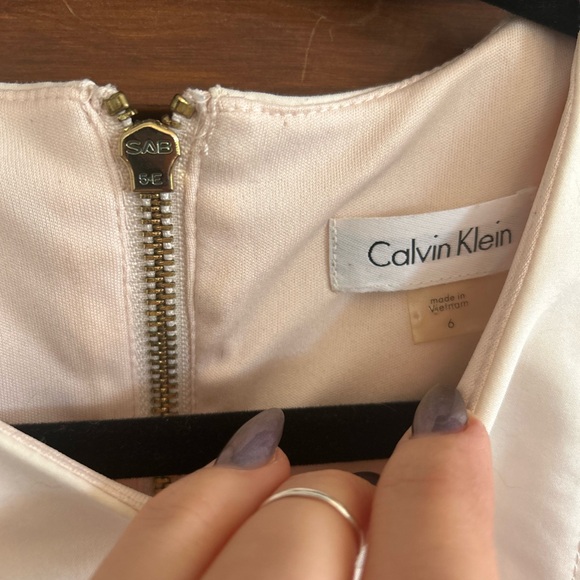 Classic Light Pink Sleeveless Dress - Picture 3 of 5